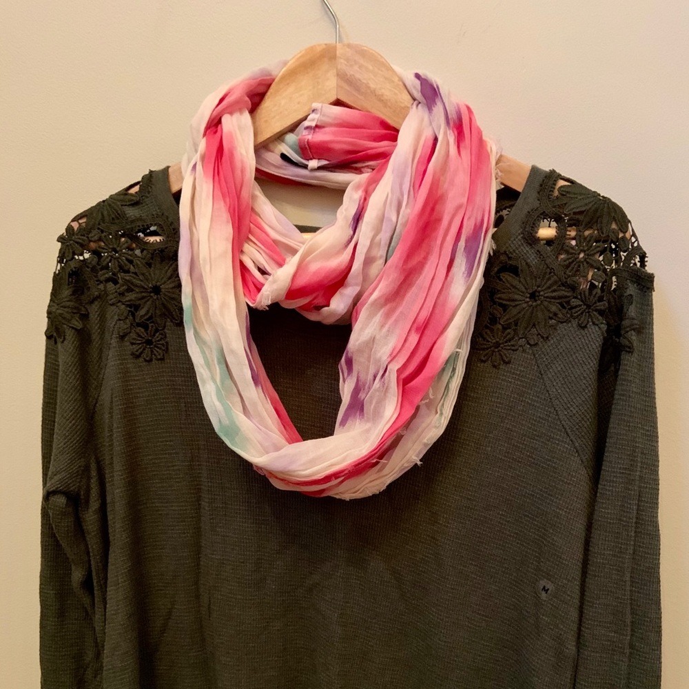 Water Color Loop Scarf - Picture 4 of 4